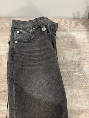 Classic 90s Straight Leg Jeans